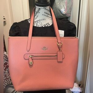 ON SALE!! New, Coach, (rare) tote bag. Free gift & shipping today!